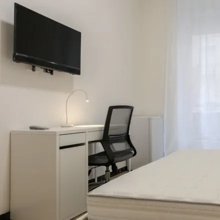 Rent this 6 bed room on Via Panfilo Castaldi 7 in 20124 Milan MI, Italy