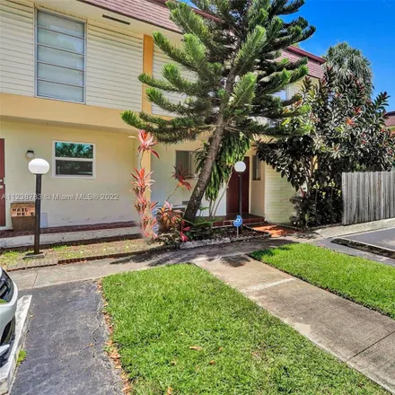 Buy this 3 bed townhouse on 2701 North 34th Avenue in Hollywood, FL 33021