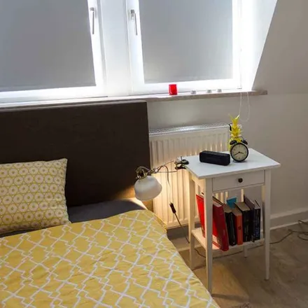 Rent this 4 bed room on Wittelsbacherallee 143 in 60385 Frankfurt, Germany