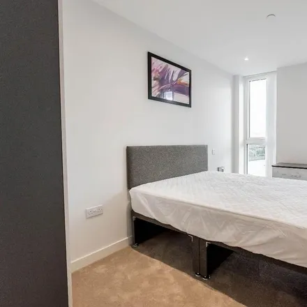 Image 7 - Skylark Point, Newnton Close, London, N4 2GG, United Kingdom - Apartment for rent