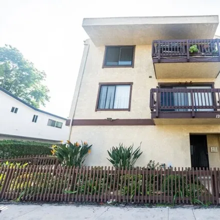 Rent this 2 bed condo on DW-Home in 1250 East 4th Street, Long Beach
