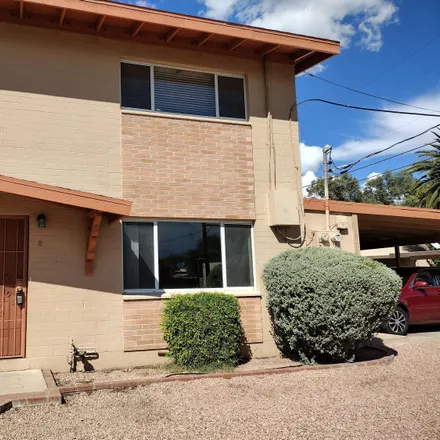 Rent this 3 bed townhouse on 904 North Desert Avenue in Tucson, AZ 85711