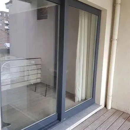 Rent this 3 bed apartment on Avenue Émile de Béco - Émile de Bécolaan 29 in 1050 Ixelles - Elsene, Belgium