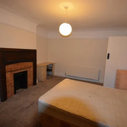 Image 4 - 62 St Anne's Road, Leeds, LS6 3PA, United Kingdom - House for rent