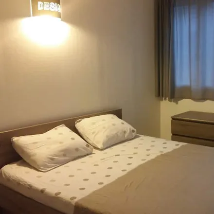 Rent this 1 bed apartment on 76470 Le Tréport