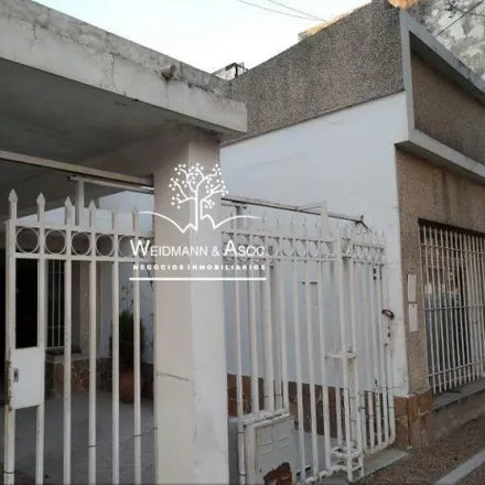 Buy this 3 bed house on Pedro de Vega 1340 in Unión y Trabajo, Santa Fe