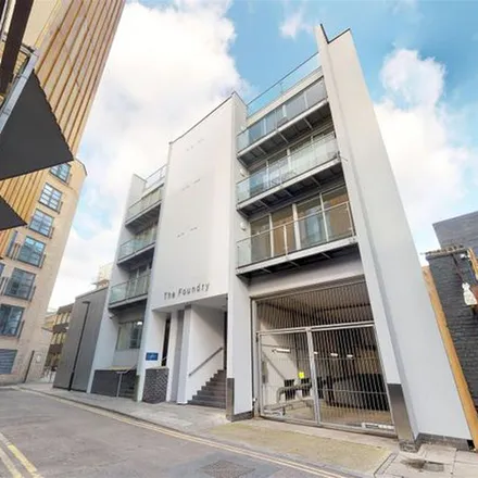Rent this 3 bed apartment on The Lexington in 40-56 City Road, London