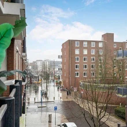 Rent this 3 bed apartment on Marktmeesterstraat 65 in 1315 GB Almere, Netherlands