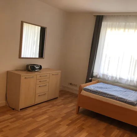 Rent this 3 bed apartment on Wismarer Straße 13 in 30625 Hanover, Germany