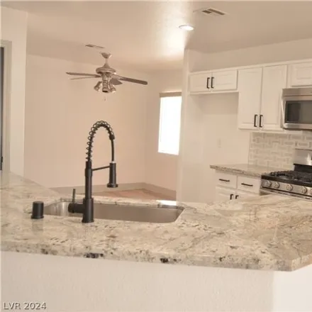 Image 7 - 1153 Pearl Marble Avenue, North Las Vegas, NV 89081, USA - House for sale