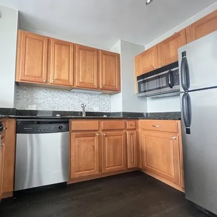 Image 3 - The Montrose, 4334 North Hazel Street, Chicago, IL 60613, USA - Apartment for rent