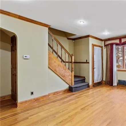 Image 5 - 271 East 86th Street, New York, NY 11236, USA - House for sale