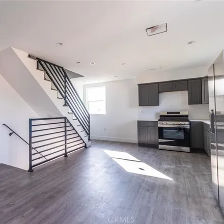 Image 3 - 1808 Carmona Avenue, Los Angeles, CA 90019, USA - Townhouse for rent