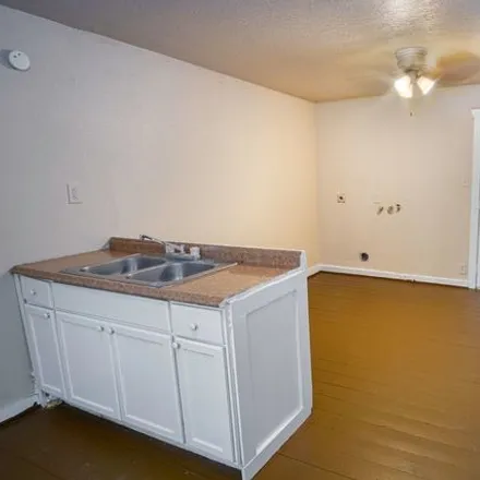 Image 5 - 1319 Dawson Street, San Antonio, TX 78202, USA - Duplex for rent