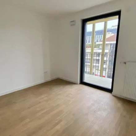 Rent this 4 bed apartment on 26 Rue de la Cerisaie in 92150 Suresnes, France