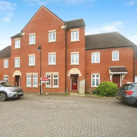 Buy this 3 bed townhouse on 68 Burge Crescent in Taunton, TA4 1PD