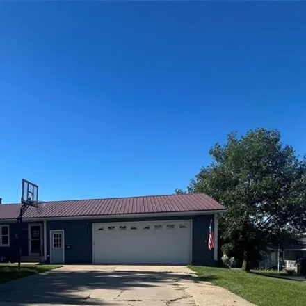 Buy this 3 bed house on 1103 E 2nd St in Vinton, Iowa