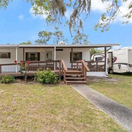 Buy this studio apartment on 6836 West Hamill Court in Homosassa Springs, FL 34446