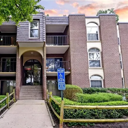 Buy this 2 bed condo on 3342 Woodburn Village Drive in Strathmeade Springs, Annandale