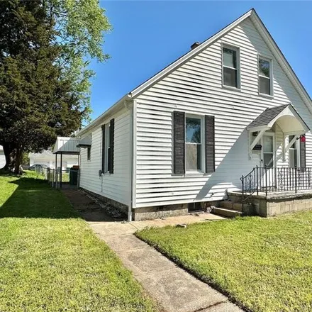 Buy this 4 bed house on 152 East Madison Street in O'Fallon, IL 62269