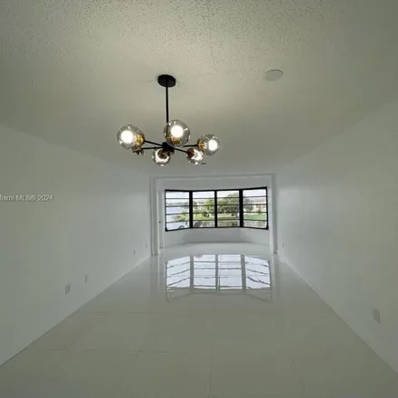 Image 1 - 18900 Northeast 14th Avenue, Miami-Dade County, FL 33179, USA - Condo for rent