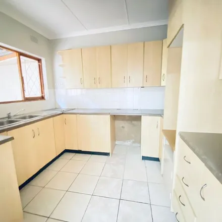 Image 1 - Moss Kolnik Drive, Zulwini Gardens, Umbogintwini, 4125, South Africa - Apartment for rent