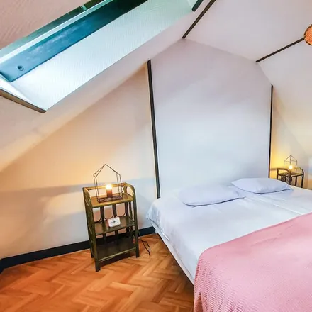 Rent this 2 bed house on Centre d'incendie et de secours de Concarneau in Zone commerciale de Kerampéru, 12 Rue du Poteau Vert