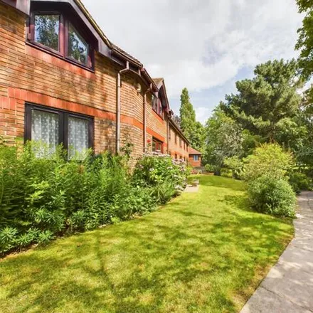 Buy this 1 bed apartment on Jasmine Court in London Road, Horsham