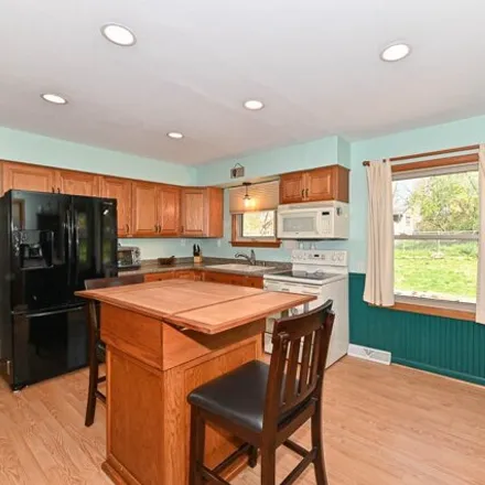 Image 4 - 11610 West Mount Vernon Avenue, Wauwatosa, WI 53226, USA - House for sale