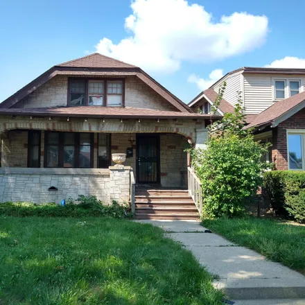 Buy this 5 bed house on 2661 North 46th Street in Milwaukee, WI 53216