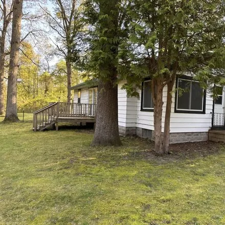 Buy this 2 bed house on Sherwood Drive in Laketon Township, MI 49445