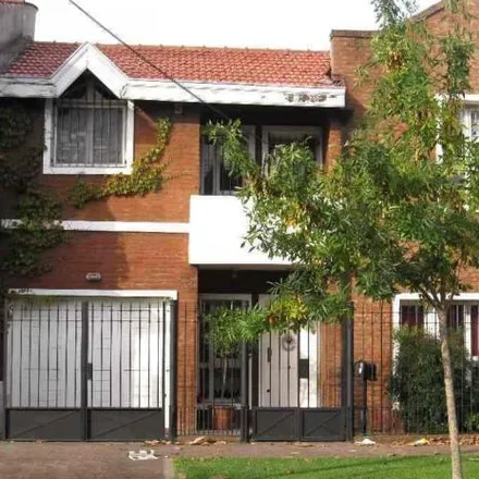Buy this 4 bed house on 1 de Mayo 901 in Quilmes Este, Quilmes