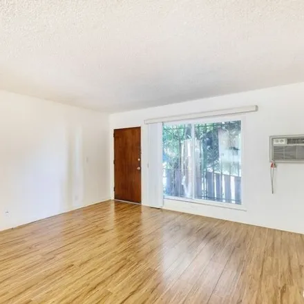 Image 7 - 10392 Ilona Avenue, Los Angeles, CA 90064, USA - Apartment for rent