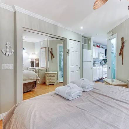 Rent this studio apartment on Hilton Head Island