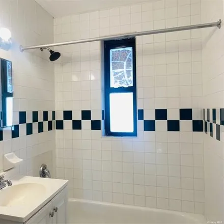Image 6 - 87-56 87th Street, New York, NY 11372, USA - Apartment for sale