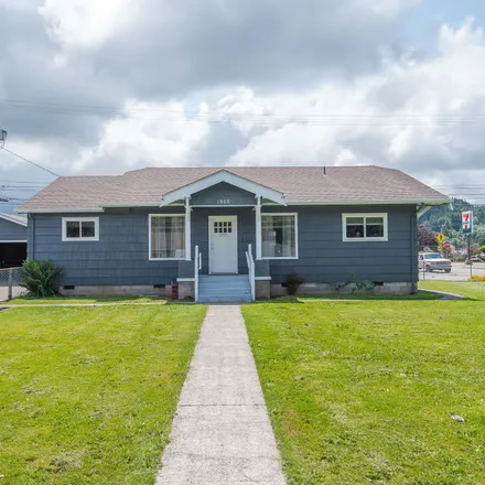 Buy this 3 bed house on Dollar General in Fir Avenue, Reedsport