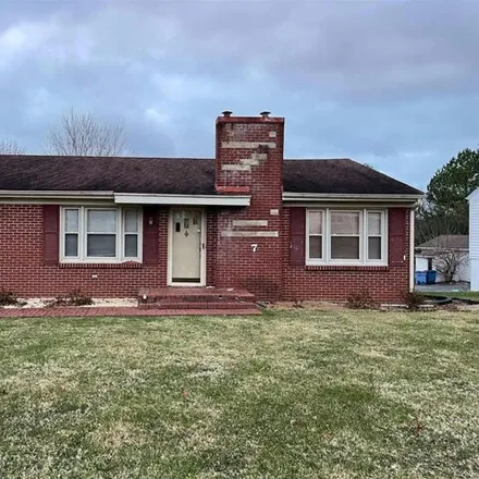 Buy this 2 bed house on 193 Lexington Drive in Glasgow, KY 42141