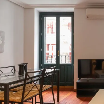Image 5 - Calle de los Reyes, 16, 28015 Madrid, Spain - Apartment for rent