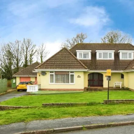 Buy this 4 bed house on 79 Upton Crescent in Nursling, SO16 8AA