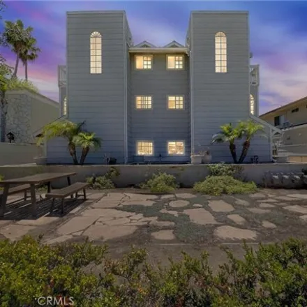Buy this 3 bed townhouse on 1119 Reed Avenue in San Diego, CA 92109