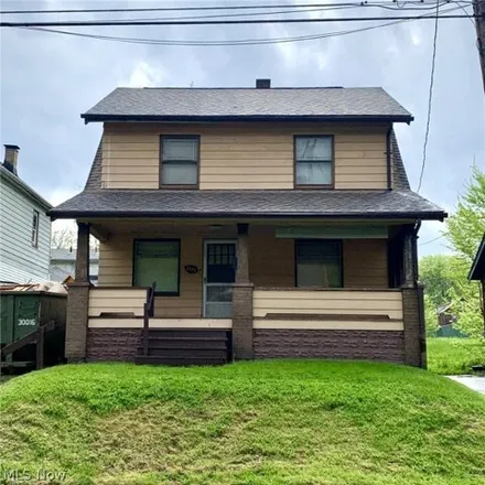 Buy this 3 bed house on 2548 Hunter Avenue in Youngstown, OH 44502