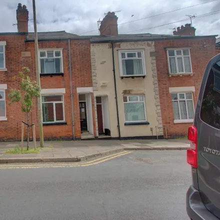Rent this 4 bed townhouse on Howard Road in Leicester, LE2 1XJ