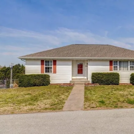 Buy this 3 bed house on 1001 Rosebriar Street in Mount Vernon, MO 65712