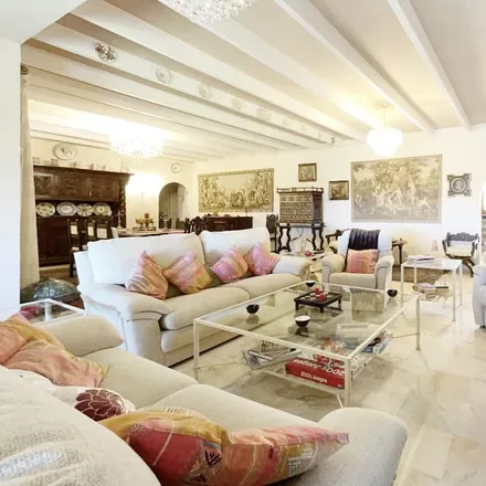Rent this 5 bed house on 18690 Almuñécar
