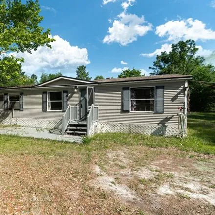 Buy this studio apartment on 4516 Crazy Horse in Clay County, FL 32068