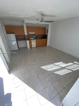 Image 8 - 7909 East Drive, North Bay Village, Miami-Dade County, FL 33141, USA - Apartment for rent