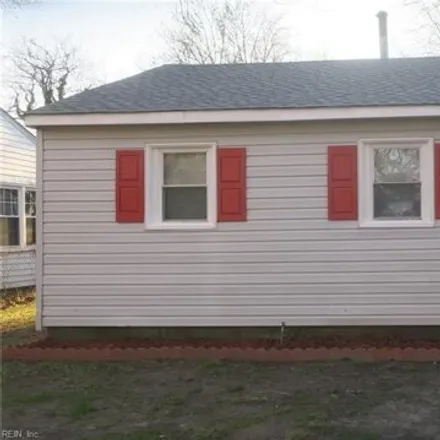 Buy this 3 bed house on 409 Smiley Road in Chesapeake Heights, Hampton