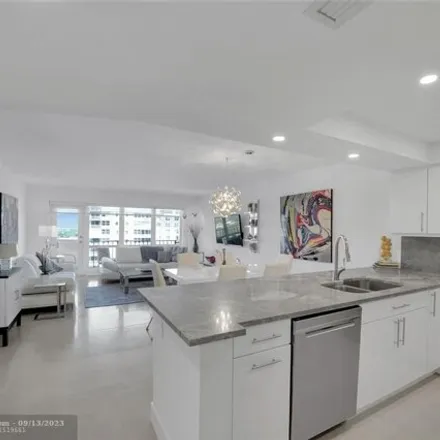 Image 4 - 5198 North Ocean Drive, Lauderdale-by-the-Sea, Broward County, FL 33308, USA - Condo for sale