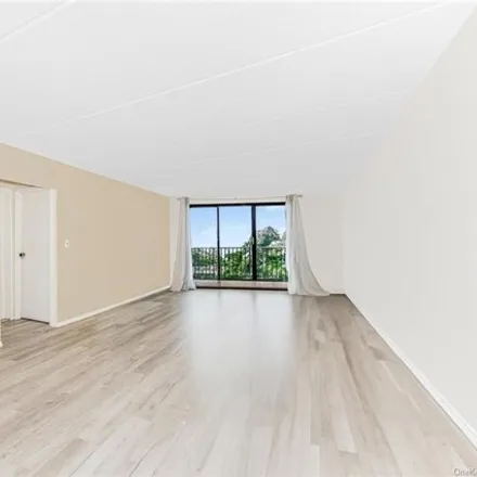 Image 6 - 1155 Warburton Avenue, City of Yonkers, NY 10701, USA - Condo for sale