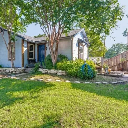 Buy this 3 bed house on 2565 County Road 425A in Johnson County, TX 76031